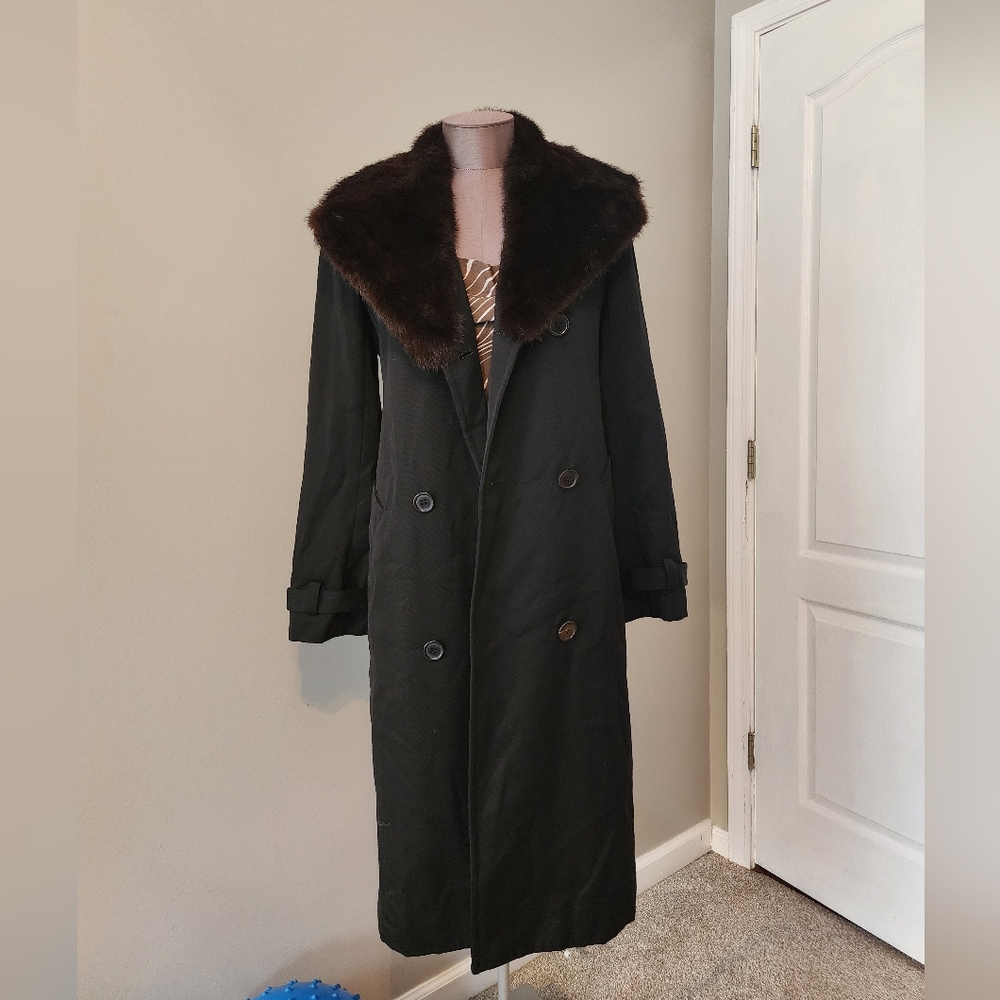 Isaac Mizrahi Wool Coat-Fur Collar Absolutely gorgeous
